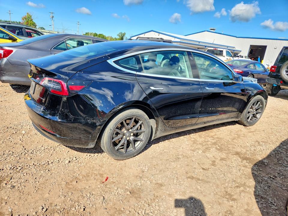 69310066 :رقم المزاد ، 5YJ3E1EB4KF451449 vin ، 2019 Tesla Model 3 مزاد بيع