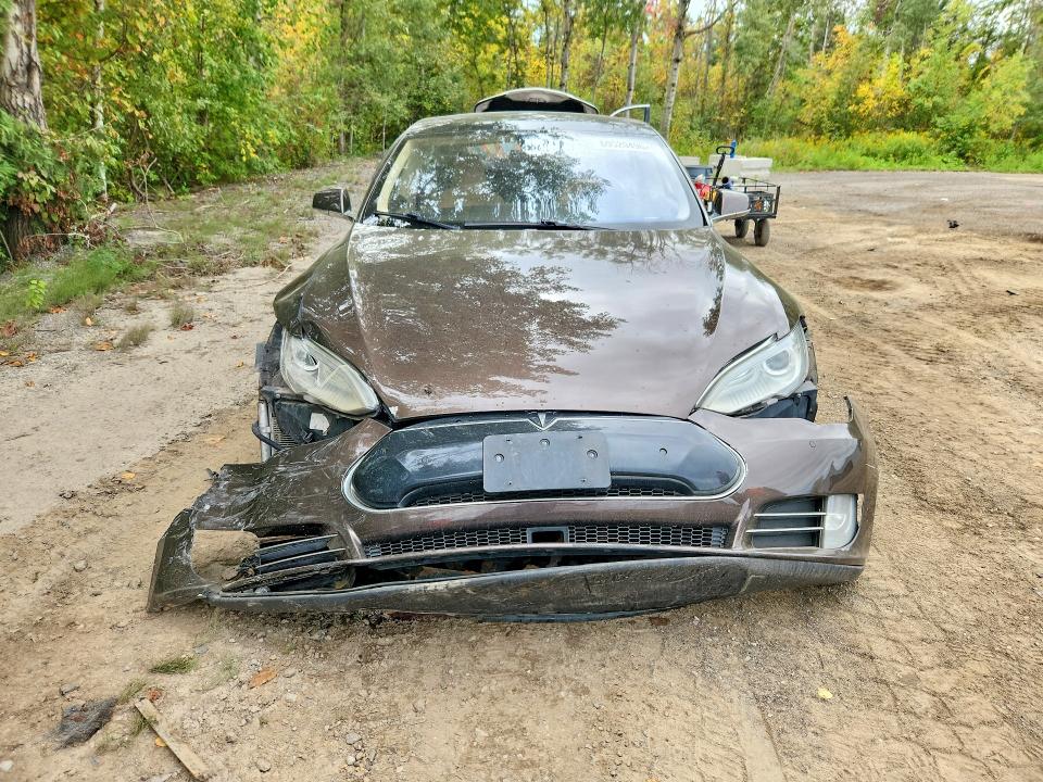 Продажа на аукционе авто 2014 Tesla Model S, vin: 5YJSA1H2XEFP65050, номер лота: 69520496