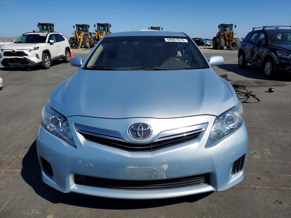 68867076 :رقم المزاد ، 4T1BB3EKXBU126548 vin ، 2011 Toyota Camry مزاد بيع