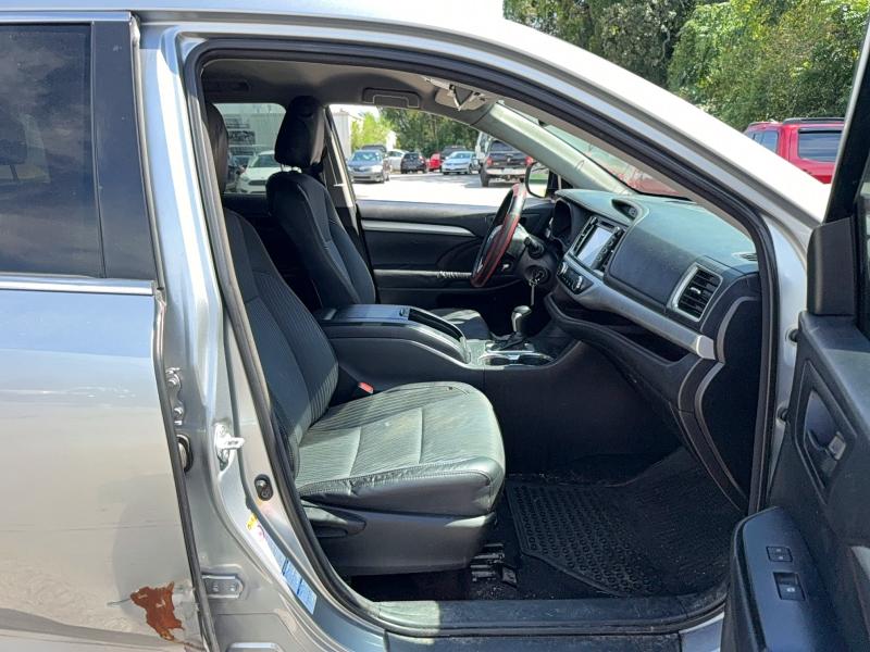 Продаж на аукціоні авто 2016 Toyota Highlander, vin: 5TDBKRFH4GS255097, номер лоту: 69370426
