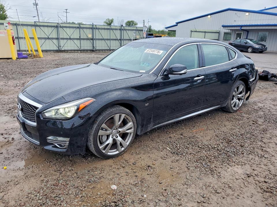 67249776 :رقم المزاد ، JN1BY1PR9JM370355 vin ، 2018 Infiniti Q70l مزاد بيع