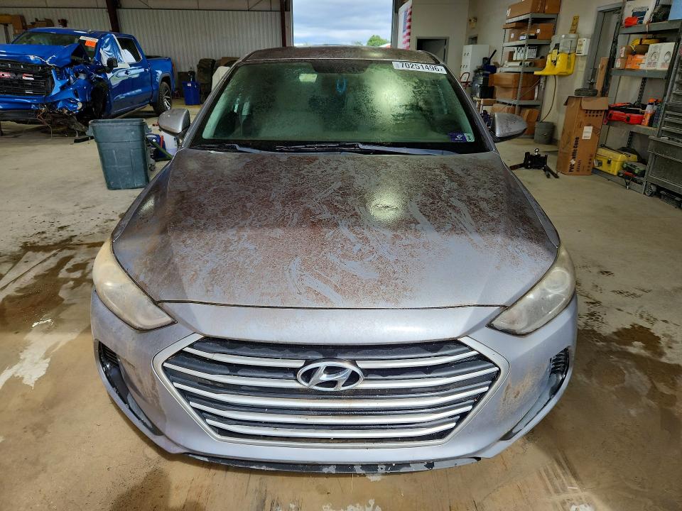 70251496 :رقم المزاد ، 5NPD74LFXHH100738 vin ، 2017 Hyundai Elantra مزاد بيع