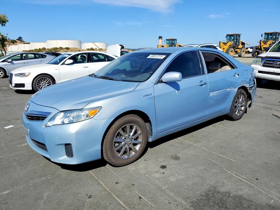 68867076 :رقم المزاد ، 4T1BB3EKXBU126548 vin ، 2011 Toyota Camry مزاد بيع