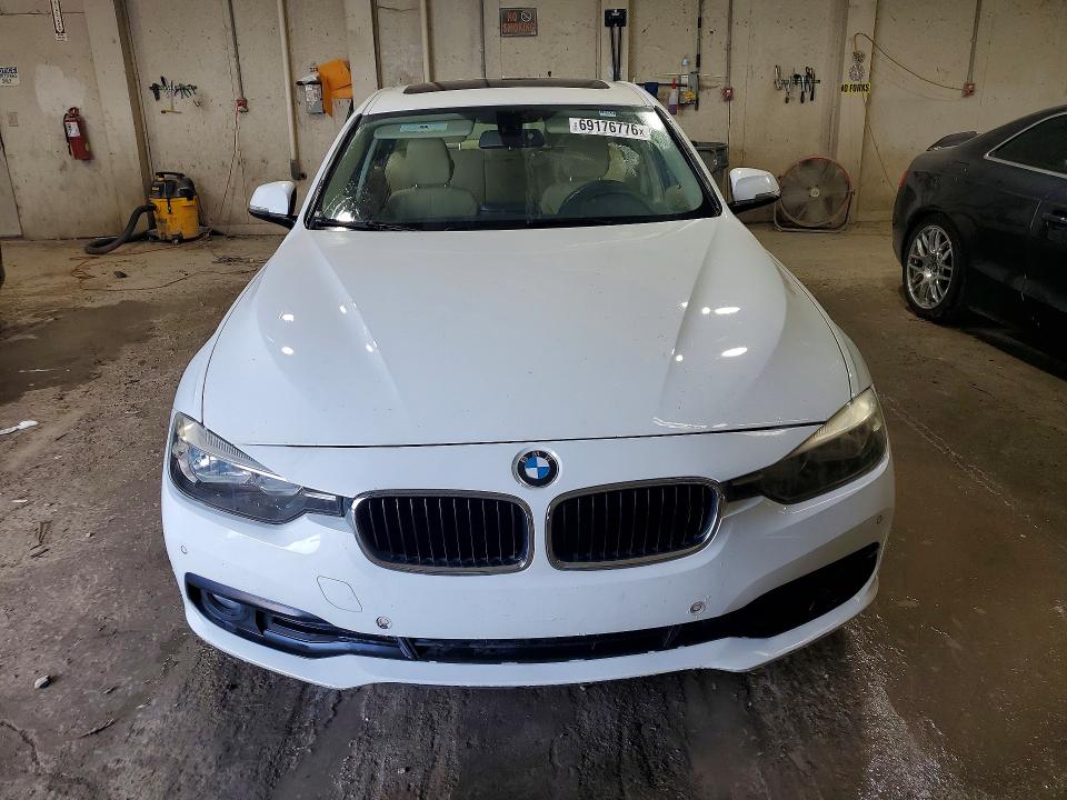 Продаж на аукціоні авто 2016 Bmw 320, vin: WBA8E1G56GNU10212, номер лоту: 69176776