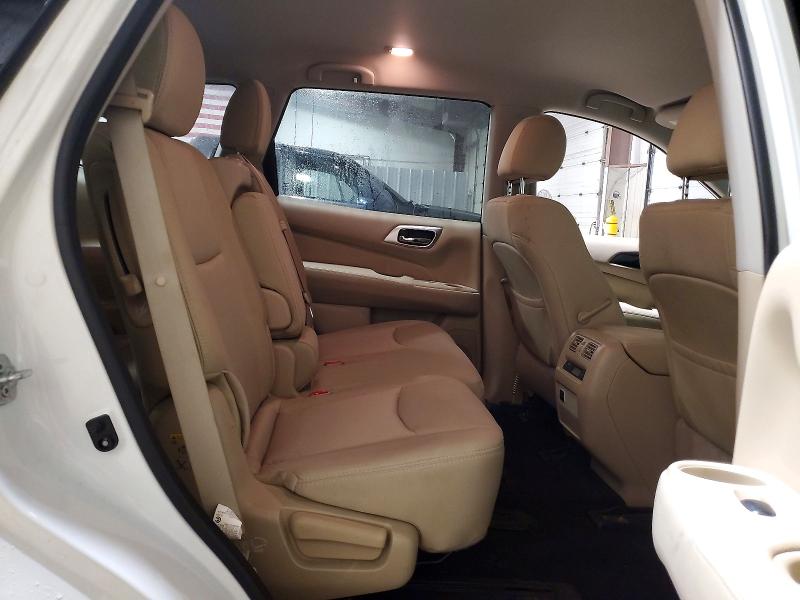 Продажа на аукционе авто 2017 Nissan Pathfinder, vin: 5N1DR2MM6HC640817, номер лота: 69841036