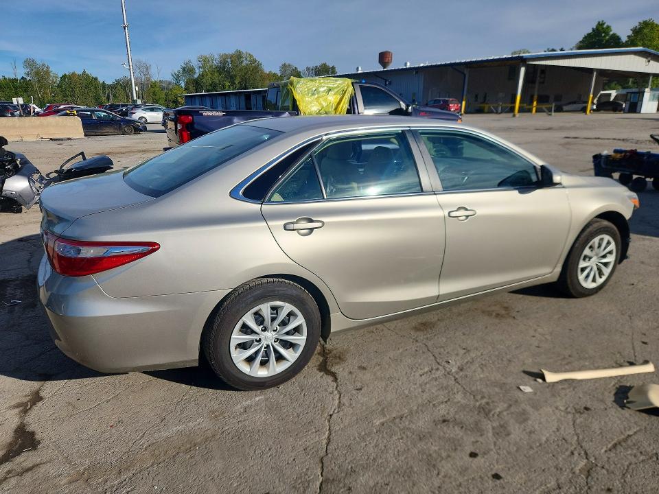69978146 :رقم المزاد ، 4T1BF1FK3HU395085 vin ، 2017 Toyota Camry مزاد بيع