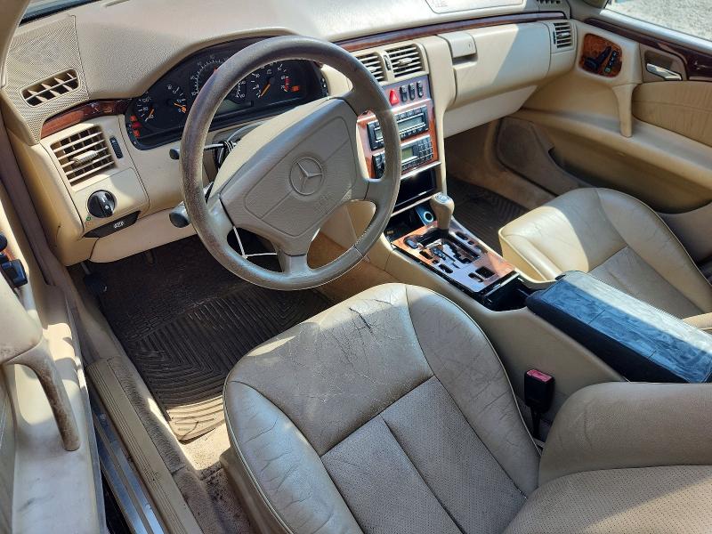 67178546 :رقم المزاد ، WDBJF65H9XA725961 vin ، 1999 Mercedes-benz E مزاد بيع
