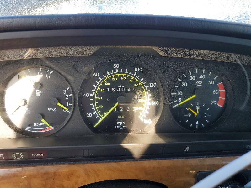 1983 Mercedes-benz 380 მანქანა იყიდება აუქციონზე, vin: WDBCA33AXDB046010, აუქციონის ნომერი: 70346006