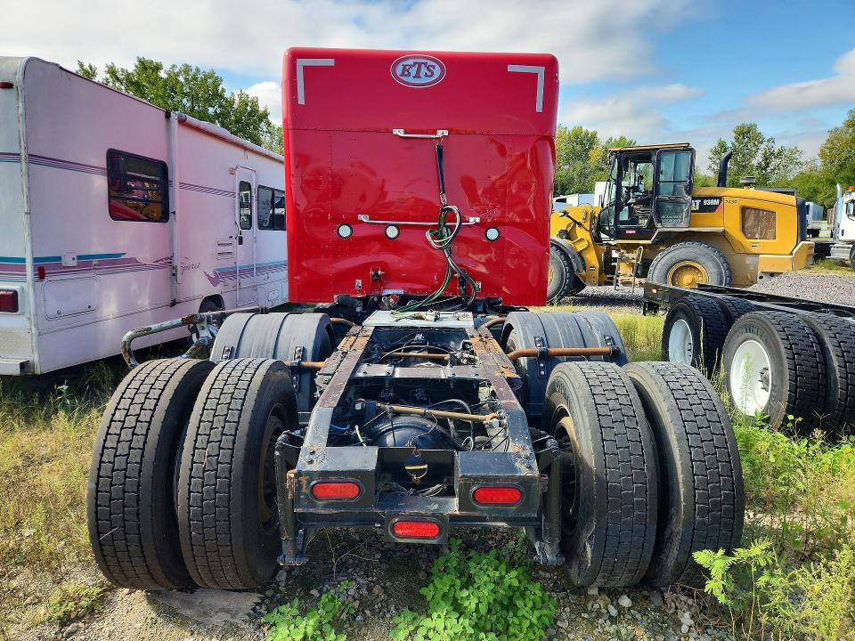 67543636 :رقم المزاد ، 1XPHA49XXDD185131 vin ، 2013 Peterbilt 386 مزاد بيع