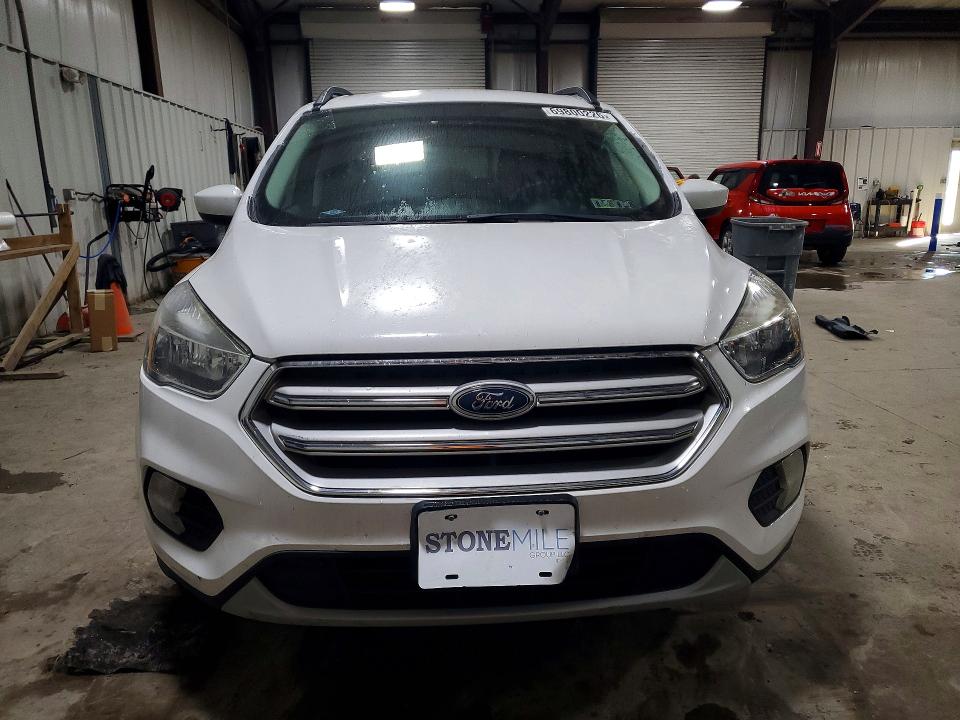 2018 Ford Escape მანქანა იყიდება აუქციონზე, vin: 1FMCU9GD7JUB07745, აუქციონის ნომერი: 69800226