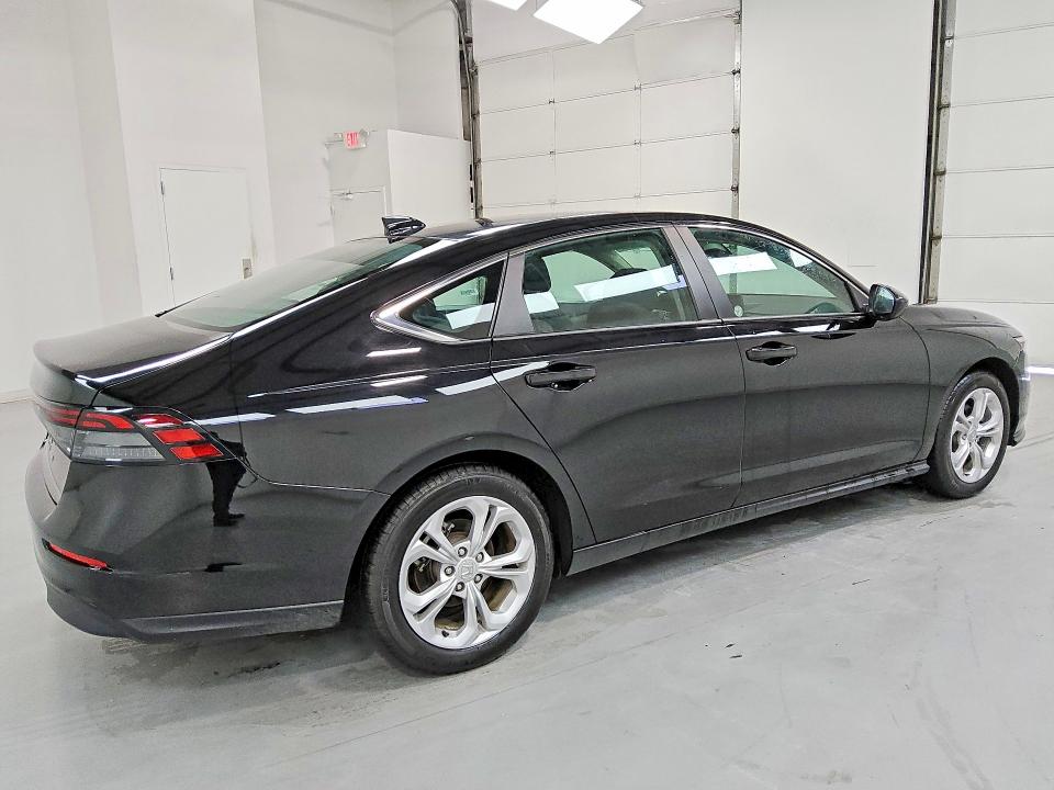 2025 Honda Accord მანქანა იყიდება აუქციონზე, vin: 1HGCY1F27SA082926, აუქციონის ნომერი: 70138876
