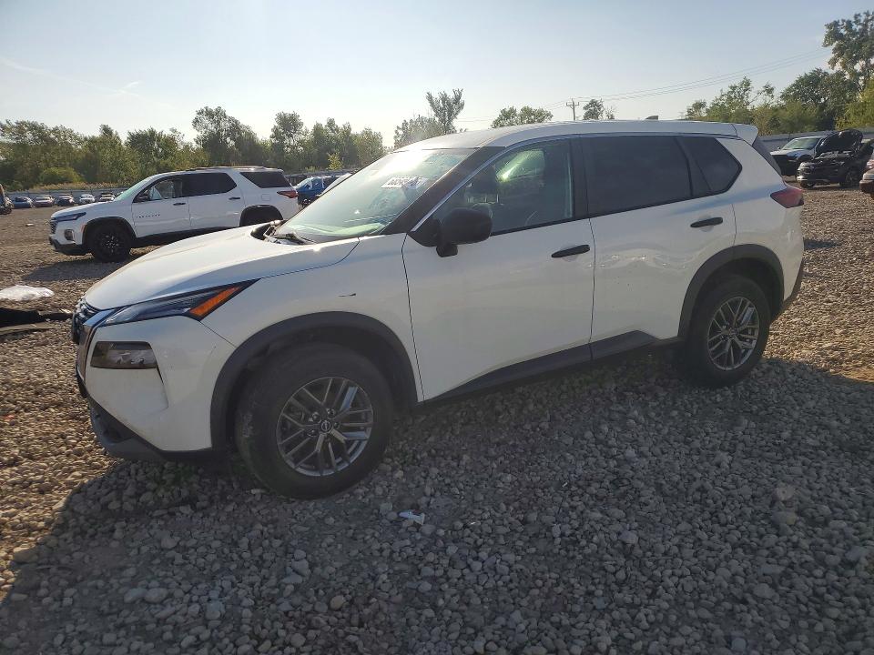 68549796 :رقم المزاد ، 5N1BT3AB8NC722688 vin ، 2022 Nissan Rogue مزاد بيع
