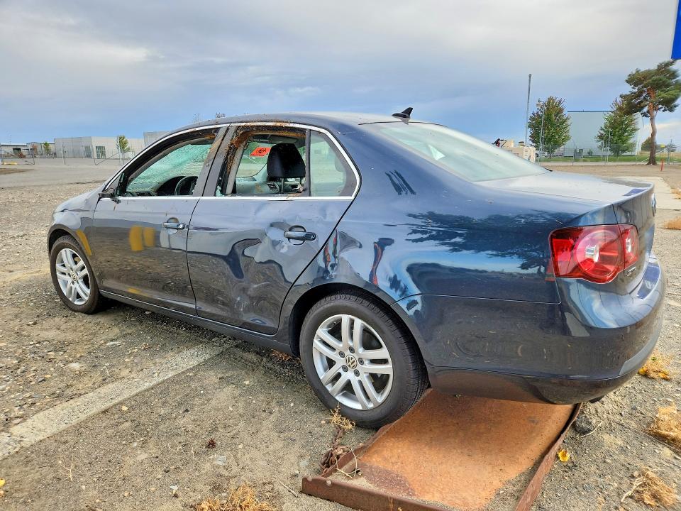 69605946 :رقم المزاد ، 3VWRL7AJ6AM034535 vin ، 2010 Volkswagen Jetta مزاد بيع