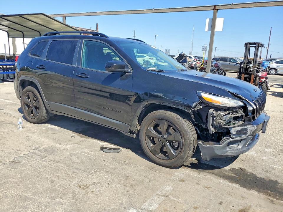 70119896 :رقم المزاد ، 1C4PJLCB9JD545201 vin ، 2018 Jeep Cherokee مزاد بيع