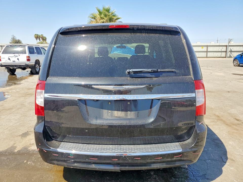67679356 :رقم المزاد ، 2A4RR5DG2BR611359 vin ، 2011 Chrysler Town & Country مزاد بيع