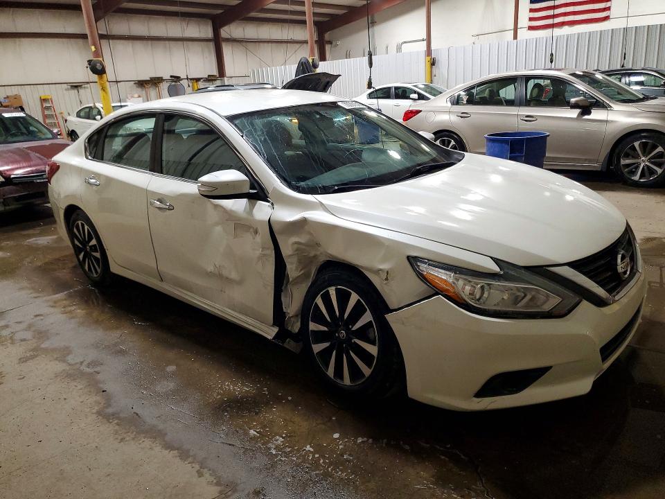 2018 Nissan Altima მანქანა იყიდება აუქციონზე, vin: 1N4AL3AP4JC231837, აუქციონის ნომერი: 70701516