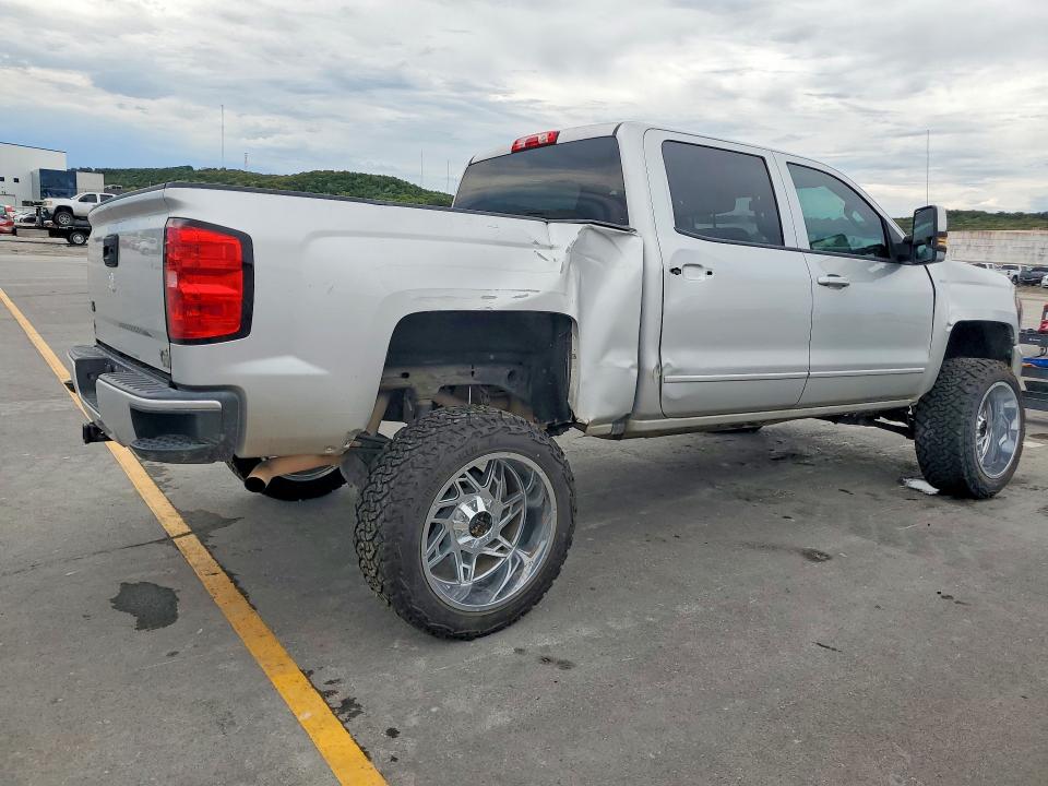 Продаж на аукціоні авто 2018 Chevrolet Silverado, vin: 3GCUKREC7JG468839, номер лоту: 68150456