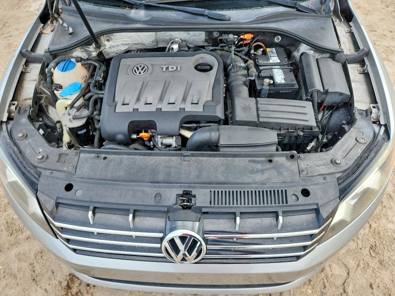 67498776 :رقم المزاد ، 1VWBN7A37DC111092 vin ، 2013 Volkswagen Passat مزاد بيع