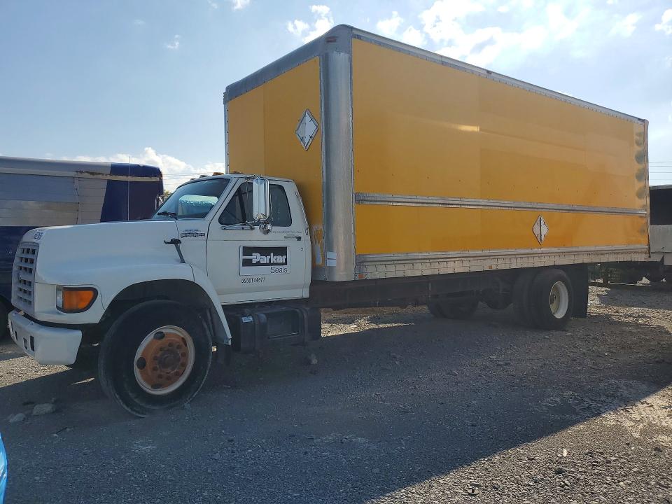 68521626 :رقم المزاد ، 1FDNF70J0WVA25722 vin ، 1998 Ford F700 مزاد بيع