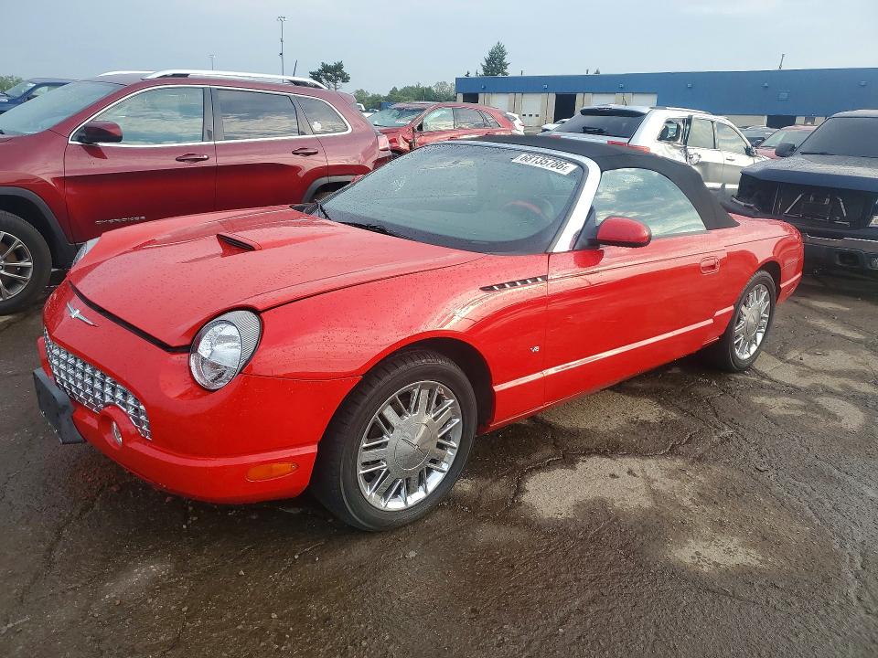 68135786 :رقم المزاد ، 1FAHP60A52Y102902 vin ، 2002 Ford Thunderbird مزاد بيع
