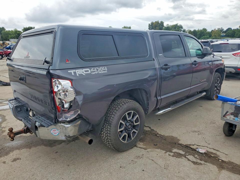 67822616 :رقم المزاد ، 5TFDW5F1XHX614702 vin ، 2017 Toyota Tundra مزاد بيع