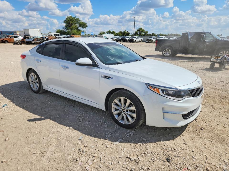 2018 Kia Optima მანქანა იყიდება აუქციონზე, vin: 5XXGT4L36JG257439, აუქციონის ნომერი: 68497416