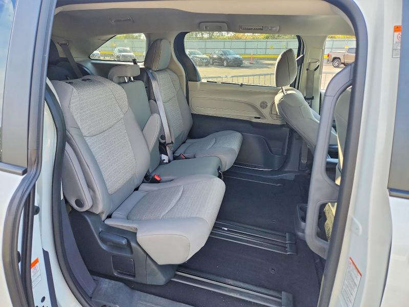 Продажа на аукционе авто 2024 Toyota Sienna, vin: 5TDKSKFCXRS119393, номер лота: 71195606