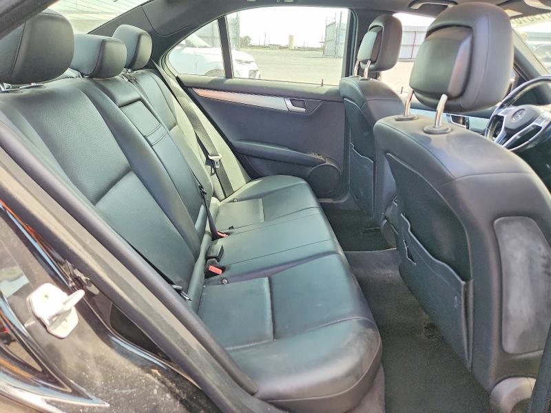 70019816 :رقم المزاد ، WDDGF4HB5EA957208 vin ، 2014 Mercedes-benz C مزاد بيع
