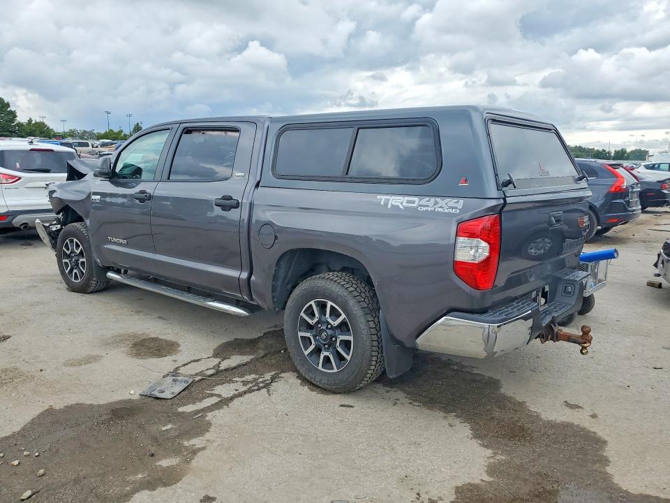 67822616 :رقم المزاد ، 5TFDW5F1XHX614702 vin ، 2017 Toyota Tundra مزاد بيع