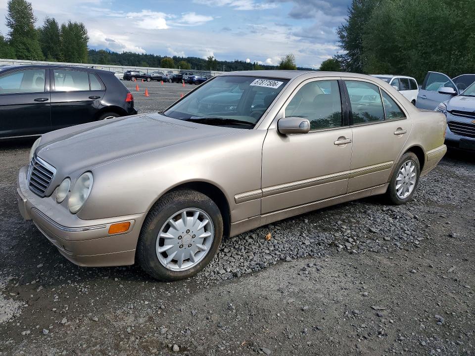 67877506 :رقم المزاد ، WDBJF82J11X061467 vin ، 2001 Mercedes-benz E مزاد بيع