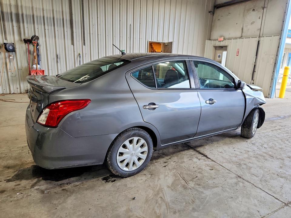 67742806 :رقم المزاد ، 3N1CN7AP9HL836393 vin ، 2017 Nissan Versa مزاد بيع