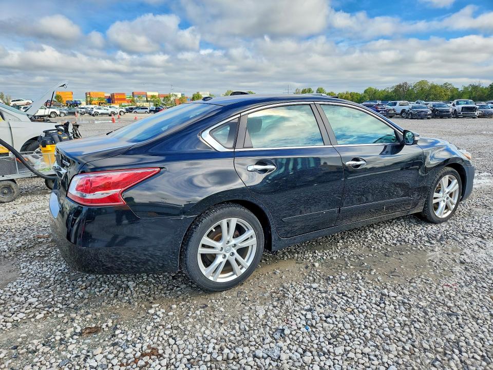 70629966 :رقم المزاد ، 1N4BL3AP2DC158962 vin ، 2013 Nissan Altima مزاد بيع