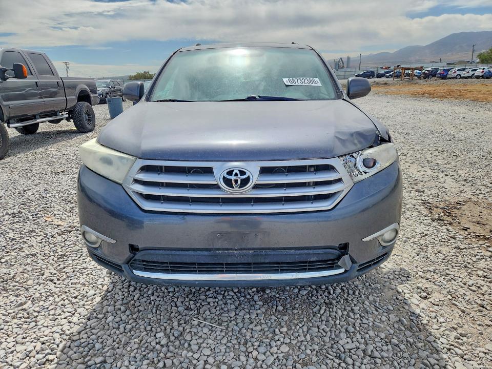 2011 Toyota Highlander მანქანა იყიდება აუქციონზე, vin: 5TDBK3EHXBS073248, აუქციონის ნომერი: 68732386