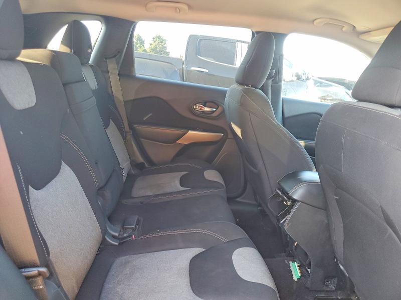 Продаж на аукціоні авто 2018 Jeep Cherokee, vin: 1C4PJLCB5JD513376, номер лоту: 67820586