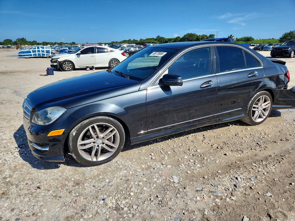 2013 Mercedes-benz C მანქანა იყიდება აუქციონზე, vin: WDDGF4HB3DR248499        , აუქციონის ნომერი: 68079986