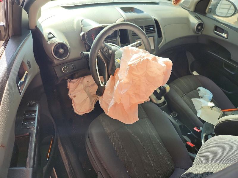 68293426 :رقم المزاد ، 1G1JC5SH9F4136052 vin ، 2015 Chevrolet Sonic مزاد بيع