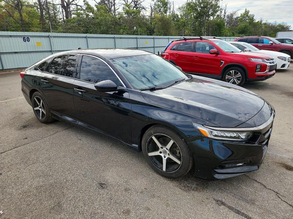 Продаж на аукціоні авто 2018 Honda Accord, vin: 1HGCV1F34JA020562, номер лоту: 69389936