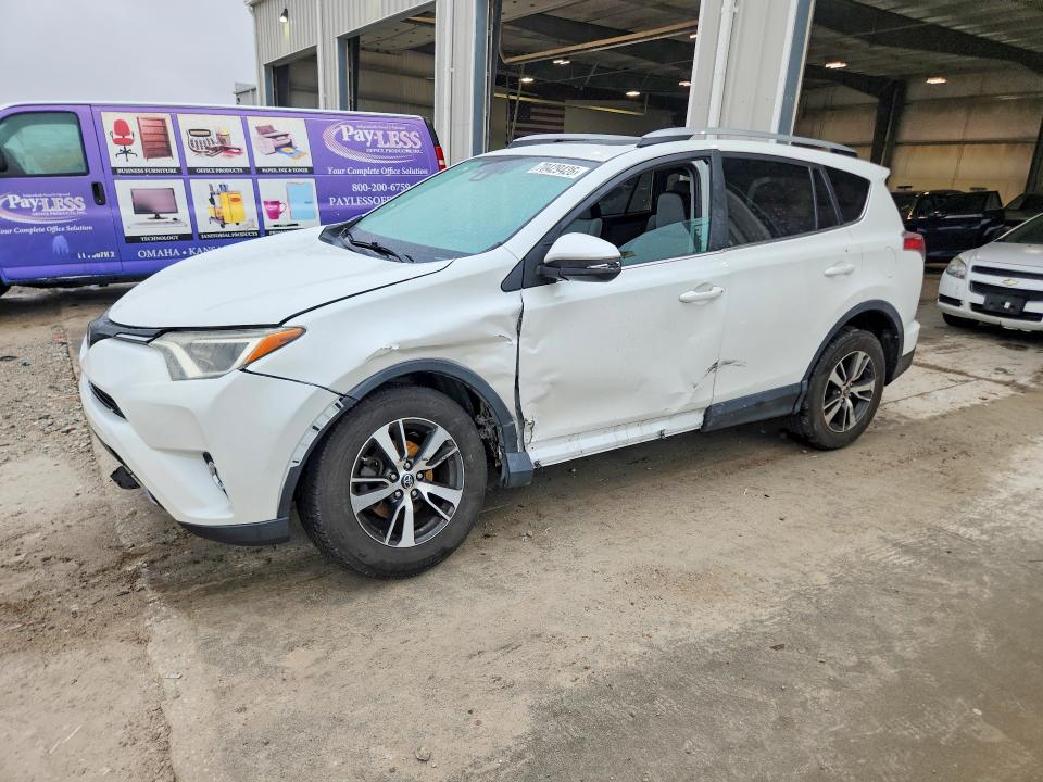 Продажа на аукционе авто 2017 Toyota Rav4, vin: 2T3RFREV8HW556708, номер лота: 70429426