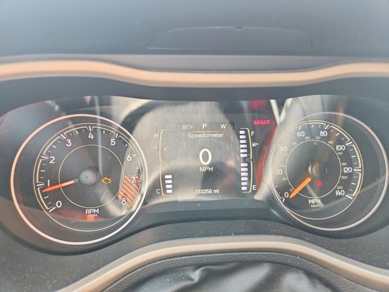 70423456 :رقم المزاد ، 1C4PJLCS9FW782069 vin ، 2015 Jeep Cherokee مزاد بيع