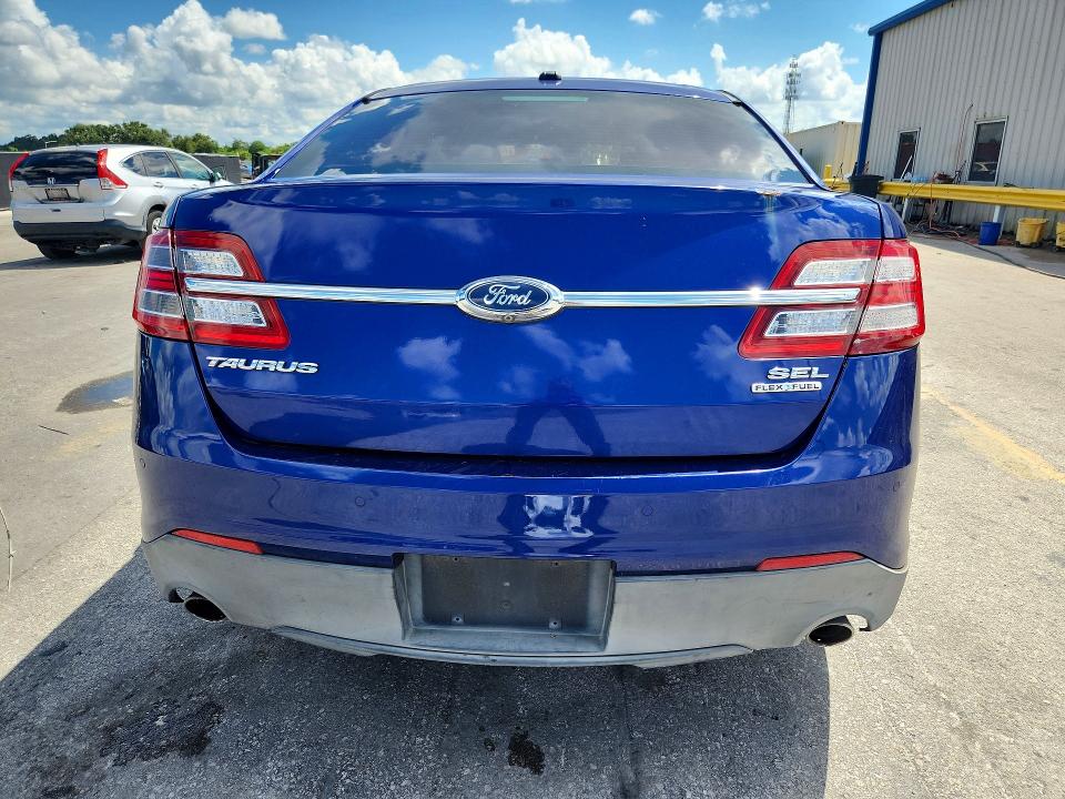 68270656 :رقم المزاد ، 1FAHP2E88FG154633 vin ، 2015 Ford Taurus مزاد بيع
