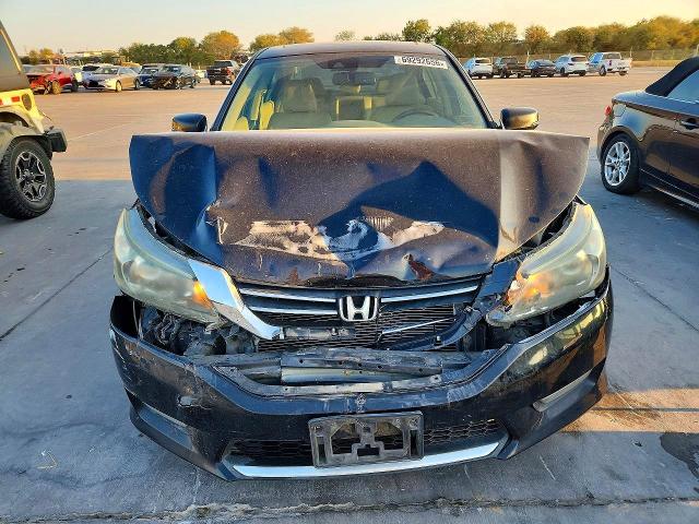 69292656 :رقم المزاد ، 1HGCR2F81FA094714 vin ، 2015 Honda Accord مزاد بيع