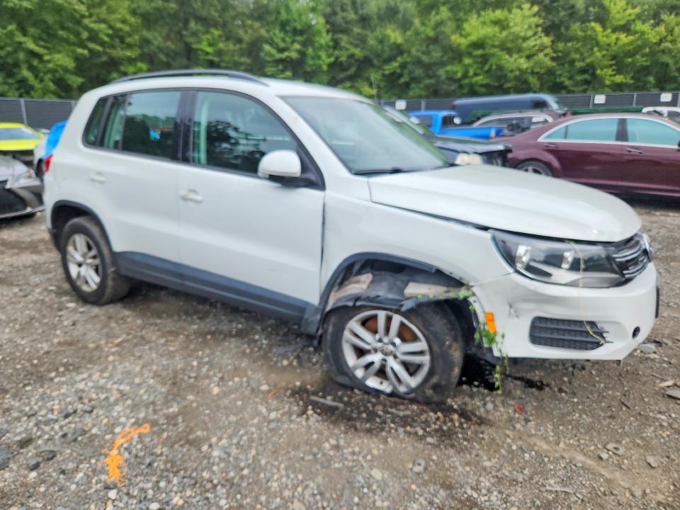 67213976 :رقم المزاد ، WVGBV7AX1GW613987 vin ، 2016 Volkswagen Tiguan مزاد بيع