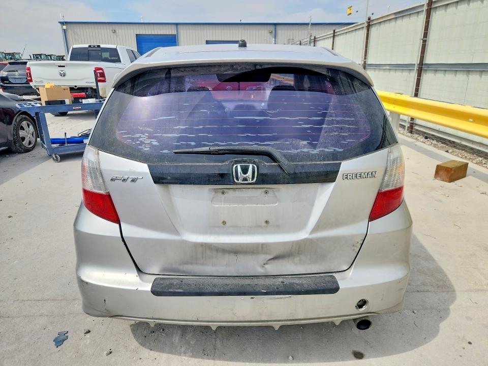 Продажа на аукционе авто 2013 Honda Fit, vin: JHMGE8H51DC044042, номер лота: 70223776
