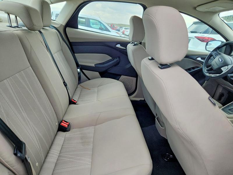 68674606 :رقم المزاد ، 1FADP3F26FL349989 vin ، 2015 Ford Focus مزاد بيع