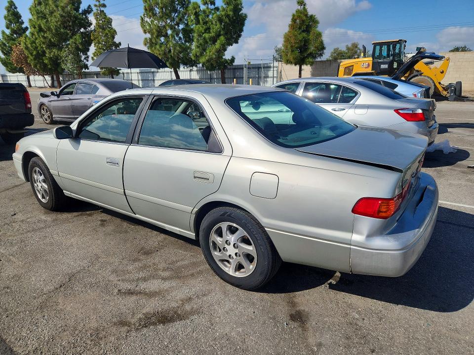 68807266 :رقم المزاد ، 4T1BF28K3YU096649 vin ، 2000 Toyota Camry مزاد بيع