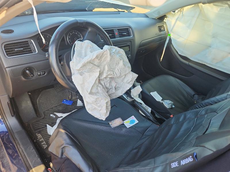 68799906 :رقم المزاد ، 3VWD17AJ6EM211686 vin ، 2014 Volkswagen Jetta مزاد بيع