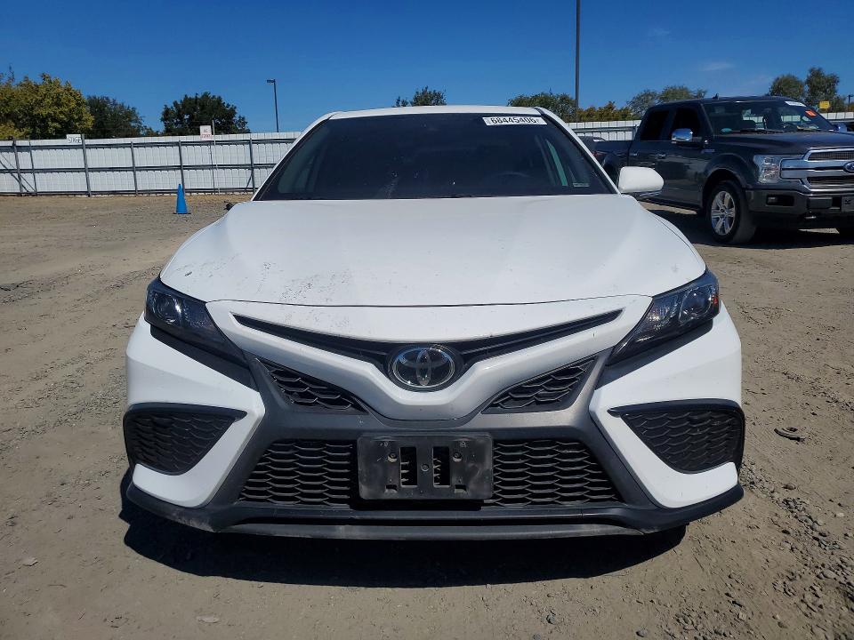 2022 Toyota Camry მანქანა იყიდება აუქციონზე, vin: 4T1G11AK4NU054611, აუქციონის ნომერი: 68445406