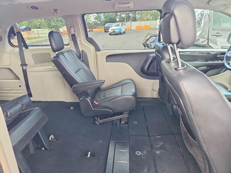 70371456 :رقم المزاد ، 2C4RC1BG9ER247044 vin ، 2014 Chrysler Town & Country مزاد بيع