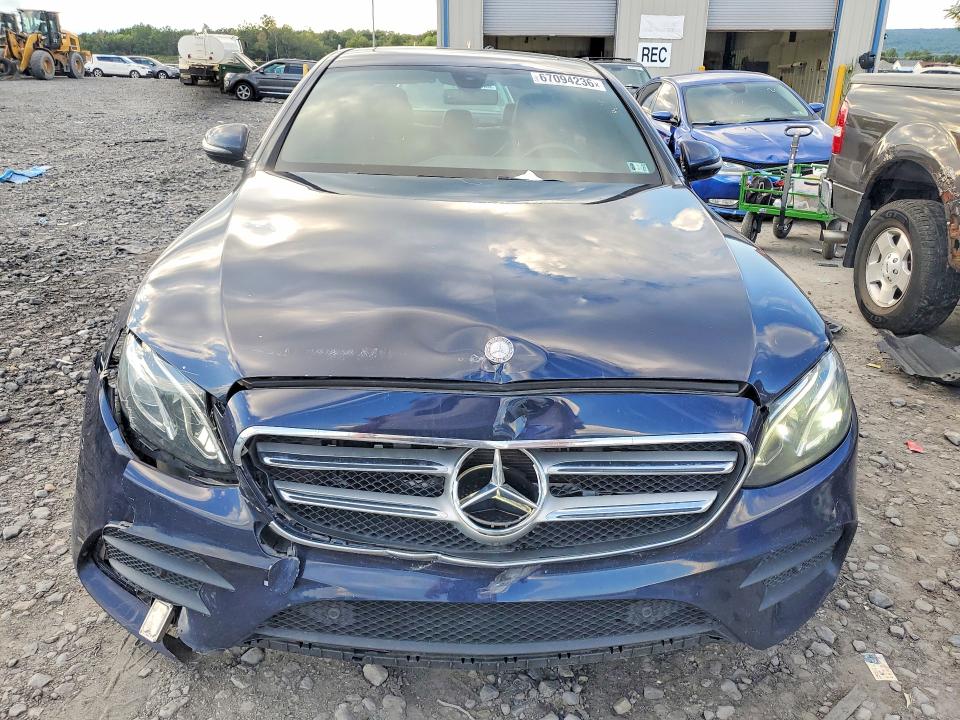 67094236 :رقم المزاد ، WDDZF4KBXHA044353 vin ، 2017 Mercedes-benz E مزاد بيع