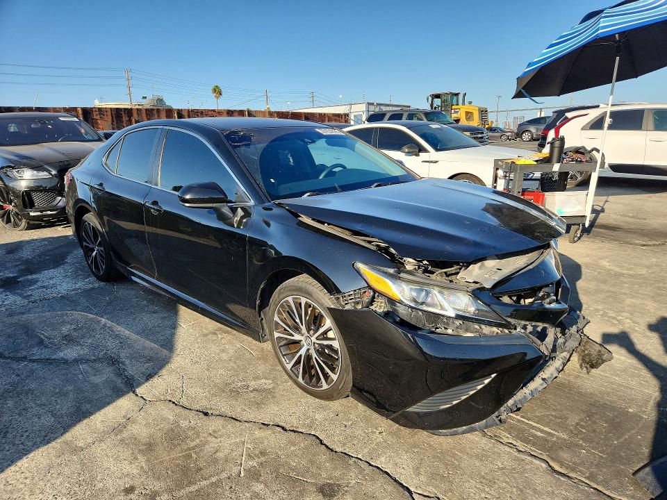 2018 Toyota Camry მანქანა იყიდება აუქციონზე, vin: 4T1B11HK1JU615003, აუქციონის ნომერი: 70154686